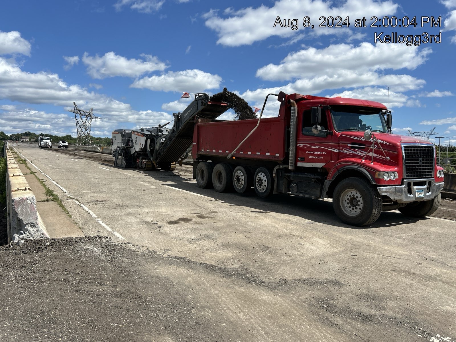 Milling bituminous road