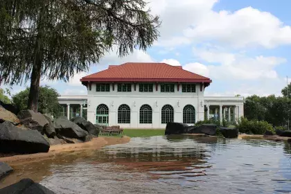 Como Dockside Lakeside Pavilion